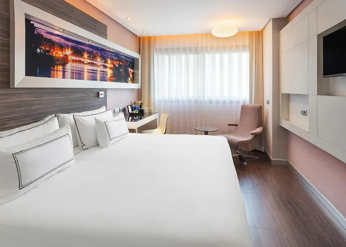 Hotel Melia Lebreros 4*